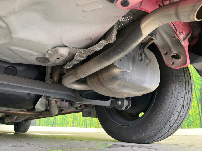 2016 Toyota Aqua DAA-NHP10 (UW-69f021f2c0a59)[16]