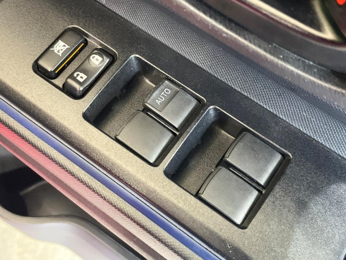 2016 Toyota Aqua DAA-NHP10 (UW-69f021f2c0a59)[27]