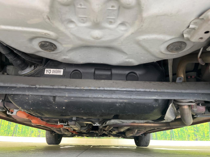 2016 Toyota Aqua DAA-NHP10 (UW-69f021f2c0a59)[15]