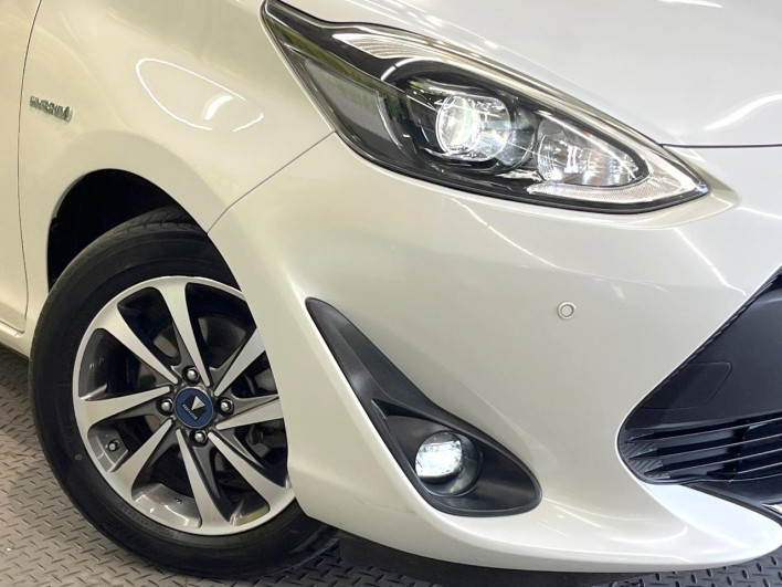 2019 Toyota Aqua DAA-NHP10 (UW-69f021f2d87d6)[15]