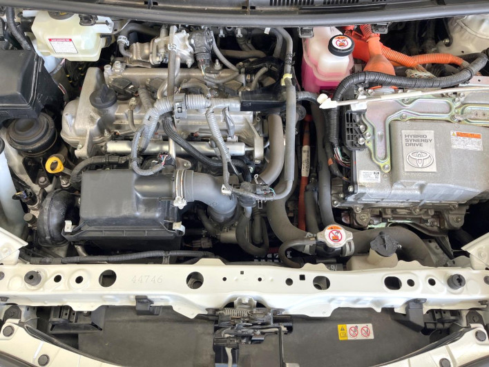 2019 Toyota Aqua DAA-NHP10 (UW-69f021f2d87d6)[4]