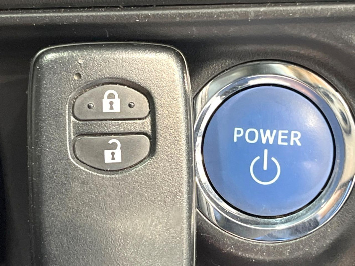 2019 Toyota Aqua DAA-NHP10 (UW-69f021f2d87d6)[29]