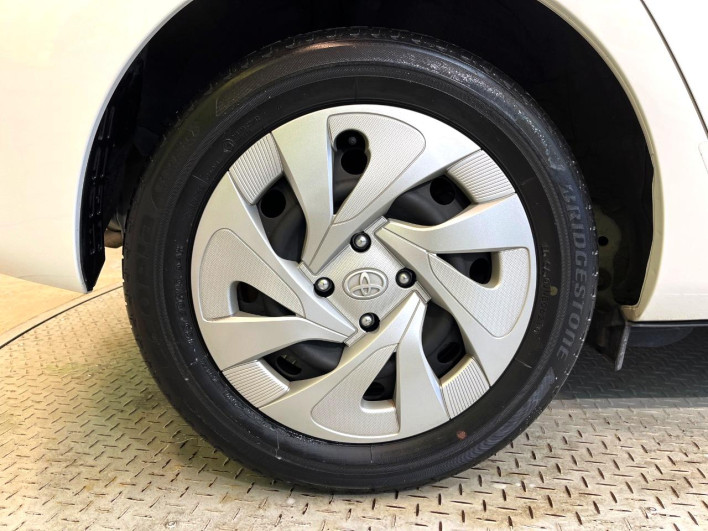 2021 Toyota Aqua 6AA-NHP10 (UW-69f021f3bf6bc)[25]