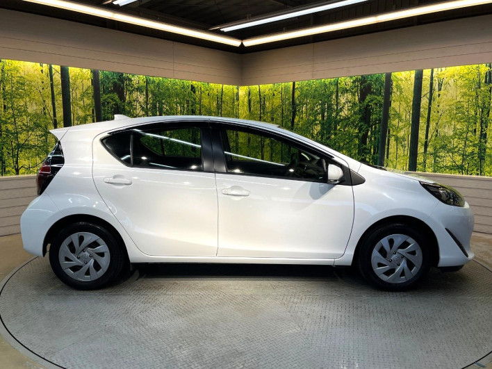 2021 Toyota Aqua 6AA-NHP10 (UW-69f021f3bf6bc)[10]