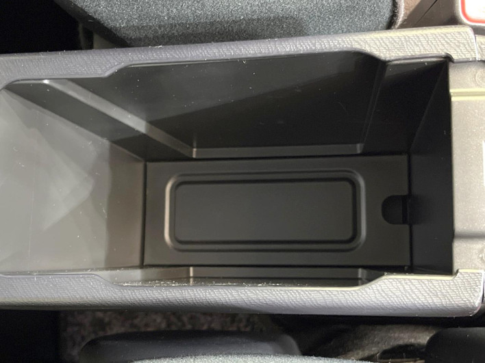 2016 Toyota Aqua DAA-NHP10 (UW-69f021f4ad9b6)[20]