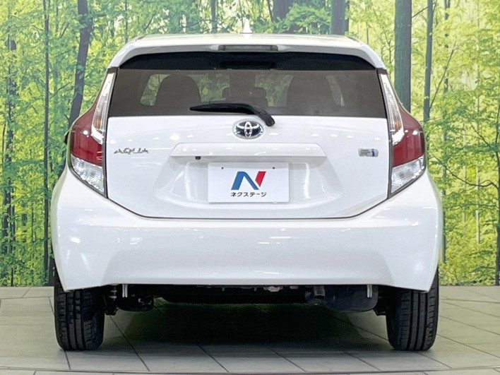 2016 Toyota Aqua DAA-NHP10 (UW-69f021f4ad9b6)[9]