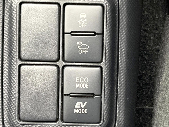 2016 Toyota Aqua DAA-NHP10 (UW-69f021f4ad9b6)[21]