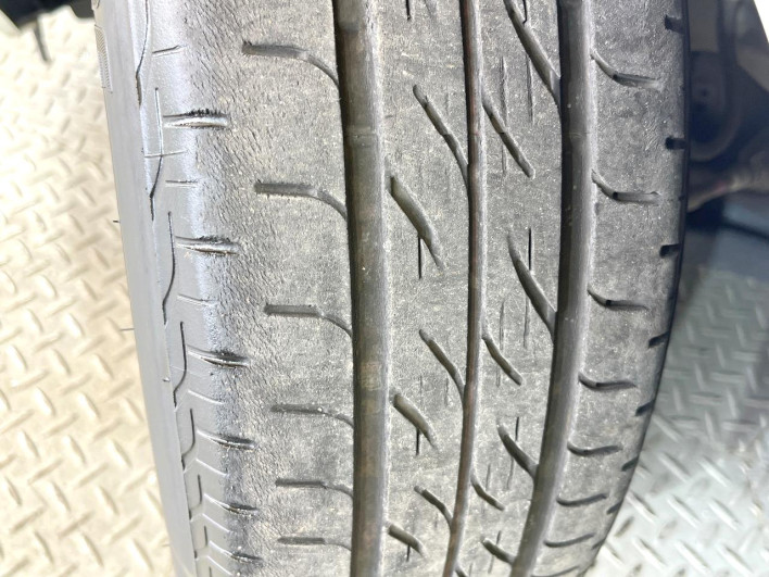 2017 Toyota Aqua DAA-NHP10 (UW-69f021f4afacb)[9]