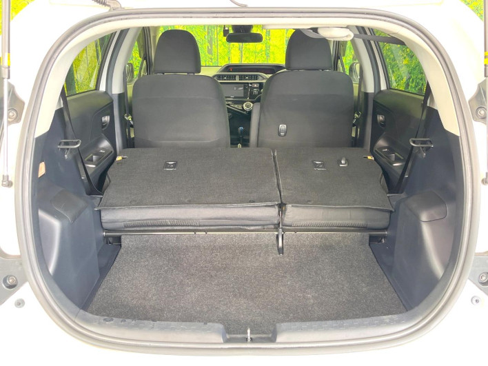 2017 Toyota Aqua DAA-NHP10 (UW-69f021f4afacb)[29]