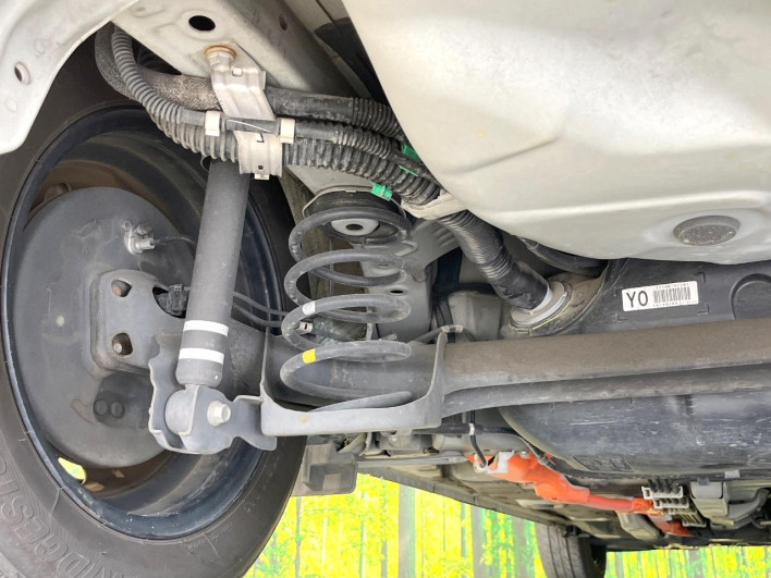 2017 Toyota Aqua DAA-NHP10 (UW-69f021f4afacb)[26]