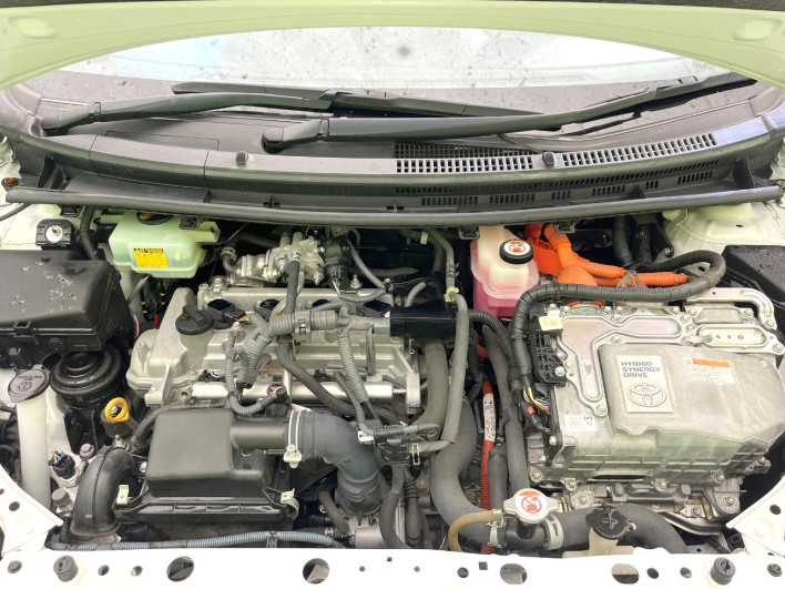 2017 Toyota Aqua DAA-NHP10 (UW-69f021f4afacb)[4]