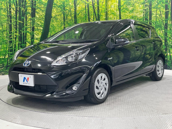 2017 Toyota Aqua DAA-NHP10 (UW-69f021f4e7402)[12]