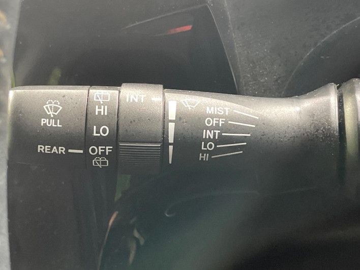 2017 Toyota Aqua DAA-NHP10 (UW-69f021f4e7402)[29]