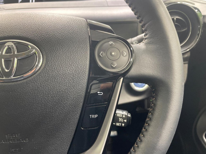 2017 Toyota Aqua DAA-NHP10 (UW-69f021f4e7402)[25]