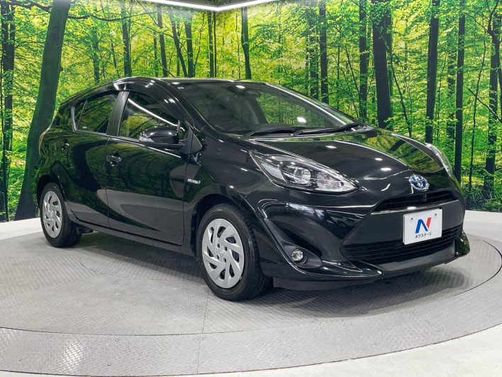 2017 Toyota Aqua DAA-NHP10 (UW-69f021f4e7402)[14]