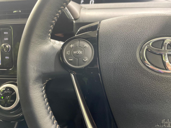 2017 Toyota Aqua DAA-NHP10 (UW-69f021f4e7402)[26]