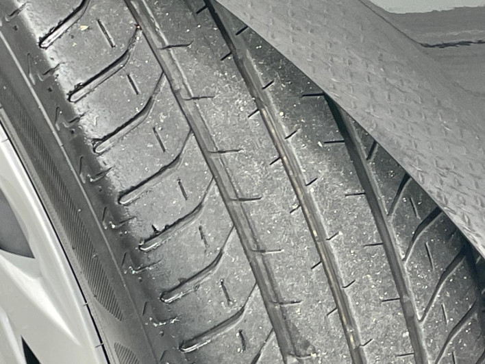 2017 Toyota Aqua DAA-NHP10 (UW-69f021f4e7402)[7]