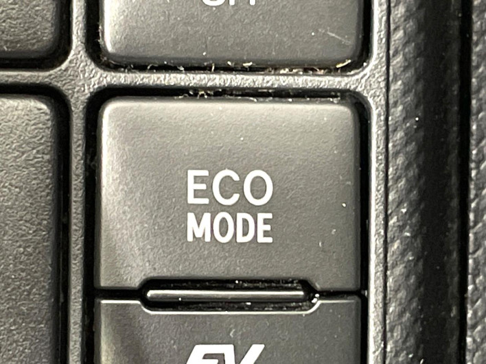 2018 Toyota Aqua DAA-NHP10 (UW-69f021f594825)[25]