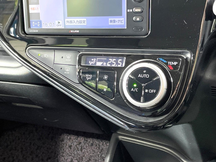 2018 Toyota Aqua DAA-NHP10 (UW-69f021f594825)[21]