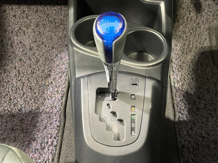 2018 Toyota Aqua DAA-NHP10 (UW-69f021f594825)[22]