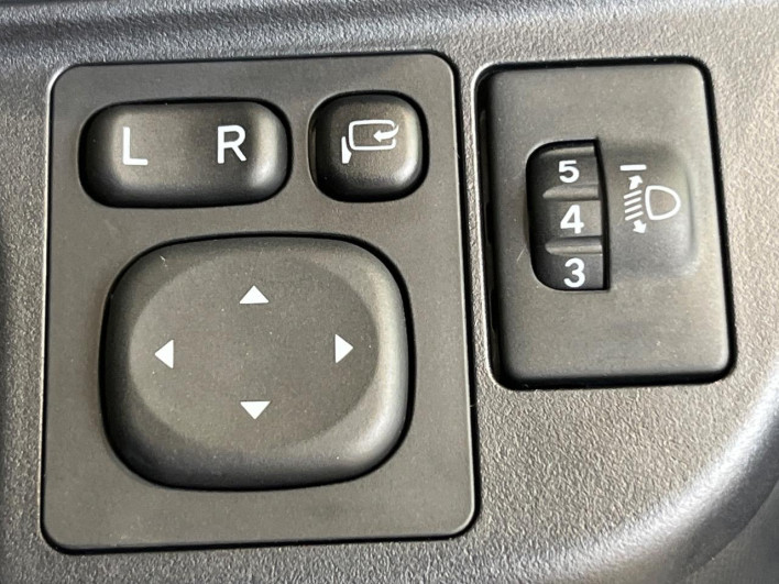 2019 Toyota Aqua DAA-NHP10H (UW-69f021f6cfdbf)[23]