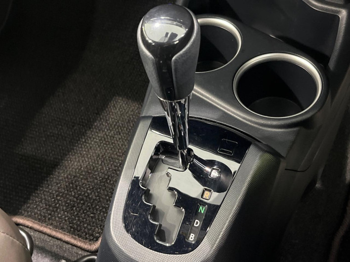 2019 Toyota Aqua DAA-NHP10H (UW-69f021f6cfdbf)[13]