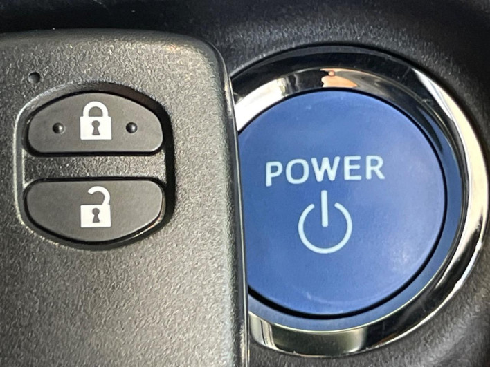 2019 Toyota Aqua DAA-NHP10H (UW-69f021f6cfdbf)[22]