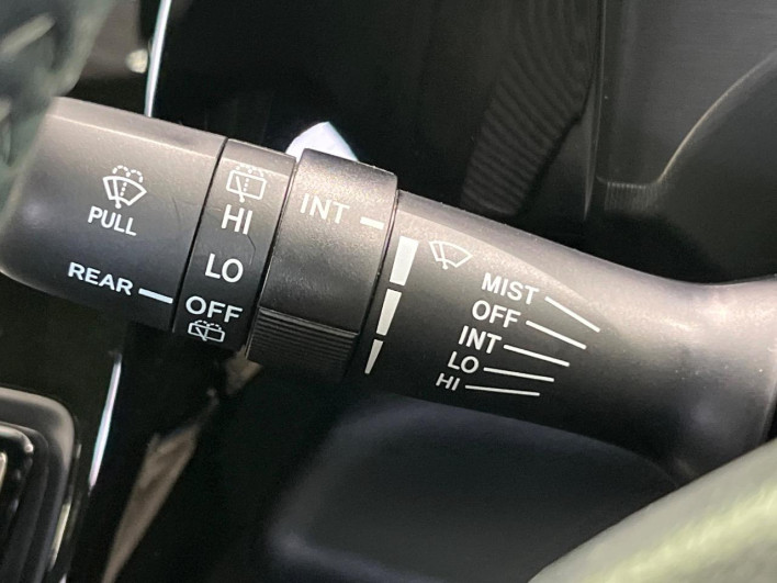 2019 Toyota Aqua DAA-NHP10H (UW-69f021f6cfdbf)[17]