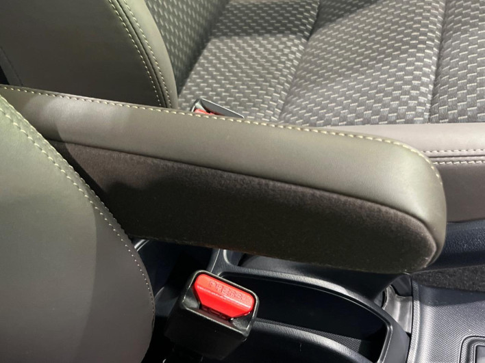 2019 Toyota Aqua DAA-NHP10H (UW-69f021f6cfdbf)[15]