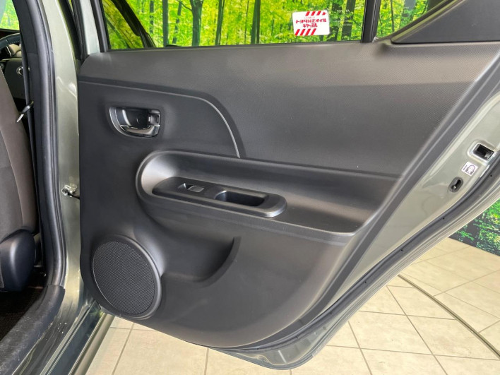 2019 Toyota Aqua DAA-NHP10H (UW-69f021f6cfdbf)[28]