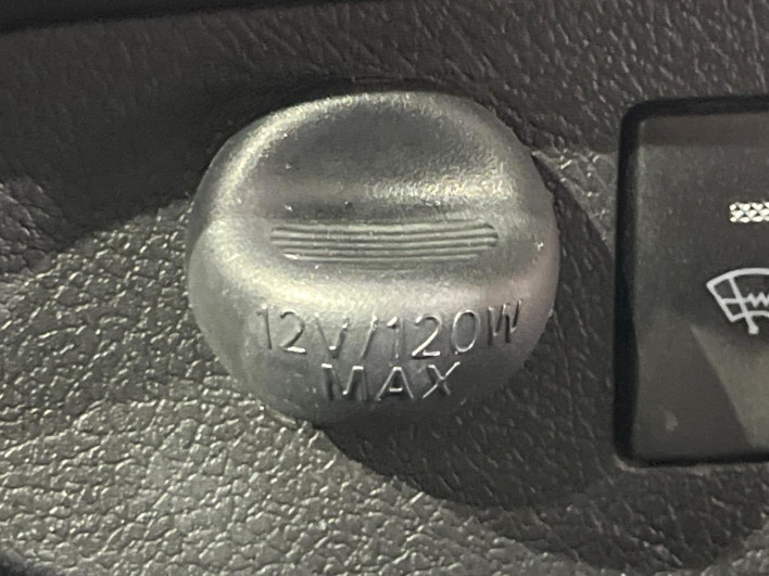 2015 Toyota Vitz DBA-NSP135 (UW-69f021f7d968b)[24]