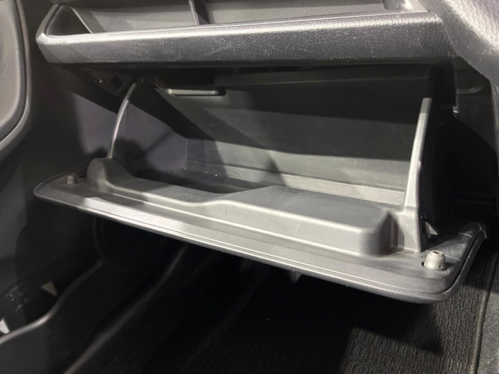 2015 Toyota Vitz DBA-NSP135 (UW-69f021f7d968b)[20]