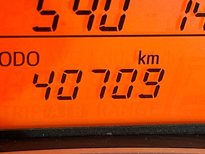 2015 Toyota Vitz DBA-NSP135 (UW-69f021f7d968b)[2]