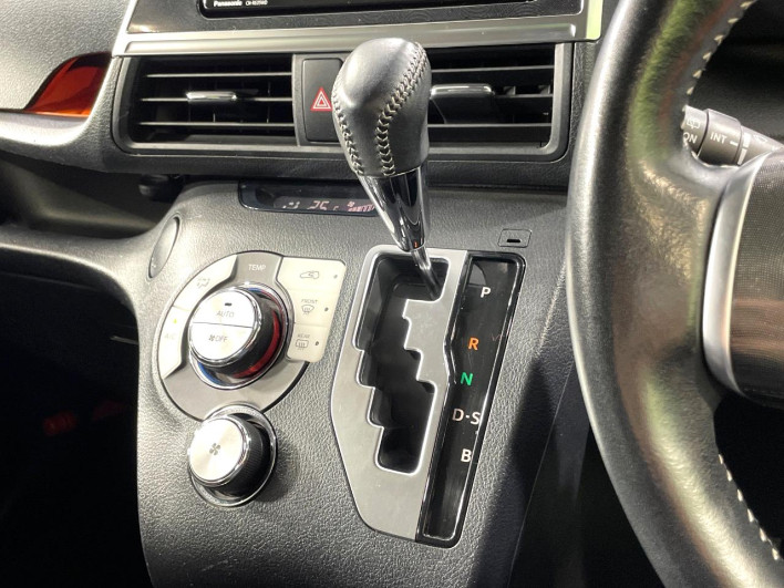 2019 Toyota Sienta DBA-NSP170G (UW-69f021f8acdb4)[22]