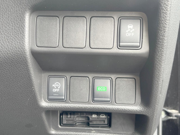 2015 Nissan X-Trail DBA-NT32 (UW-69f021f9046b7)[23]