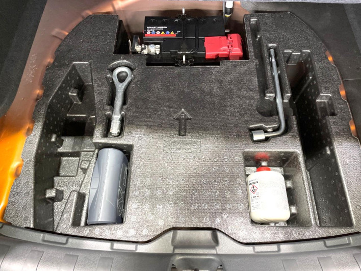 2021 Nissan Kicks 6AA-P15 (UW-69f021fd5cf65)[26]