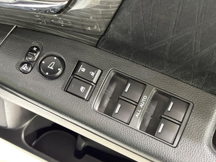 2016 Honda Odyssey DBA-RC1 (UW-69f021ffc4640)[24]