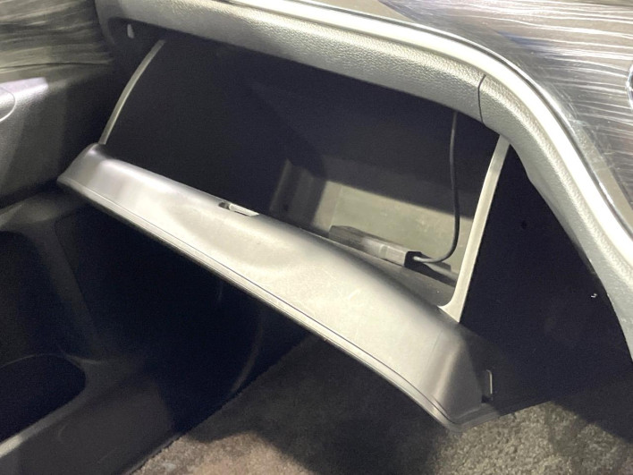 2017 Honda Odyssey Hybrid DAA-RC4 (UW-69f0220152d5d)[15]