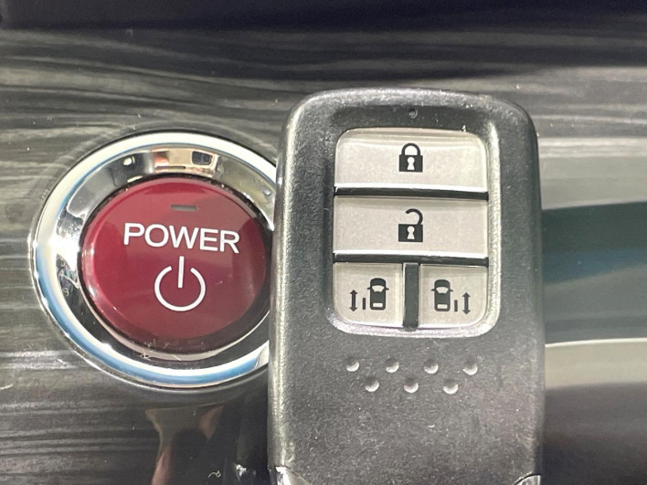 2017 Honda Odyssey Hybrid DAA-RC4 (UW-69f0220152d5d)[23]