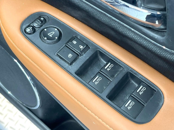 2014 Honda VEZEL DAA-RU3 (UW-69f02201f2991)[28]