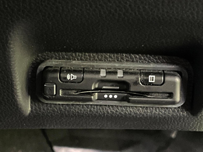 2021 Honda VEZEL 6AA-RV5 (UW-69f0220426db8)[8]