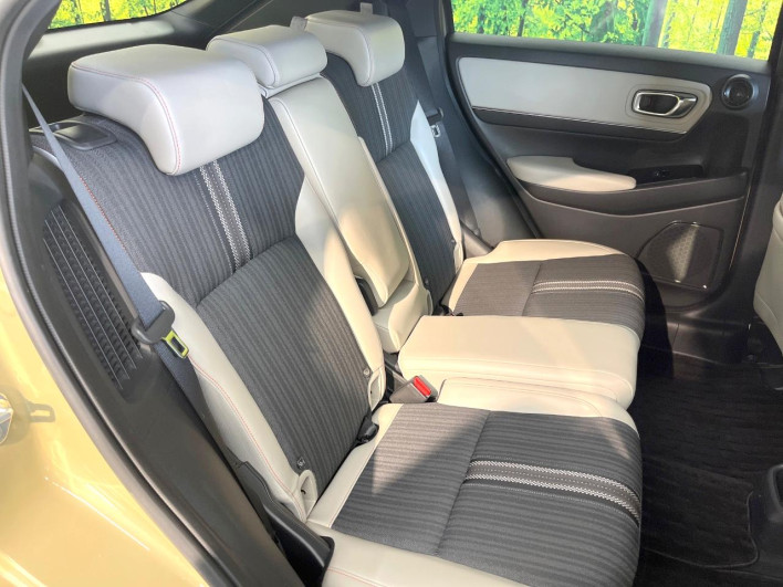 2022 Honda VEZEL 6AA-RV5 (UW-69f022042da2a)[26]