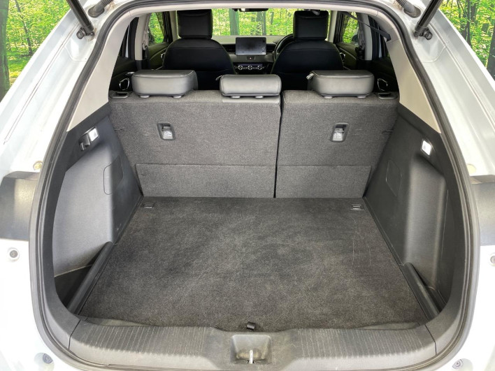 2021 Honda VEZEL 6AA-RV6 (UW-69f02208a6deb)[25]