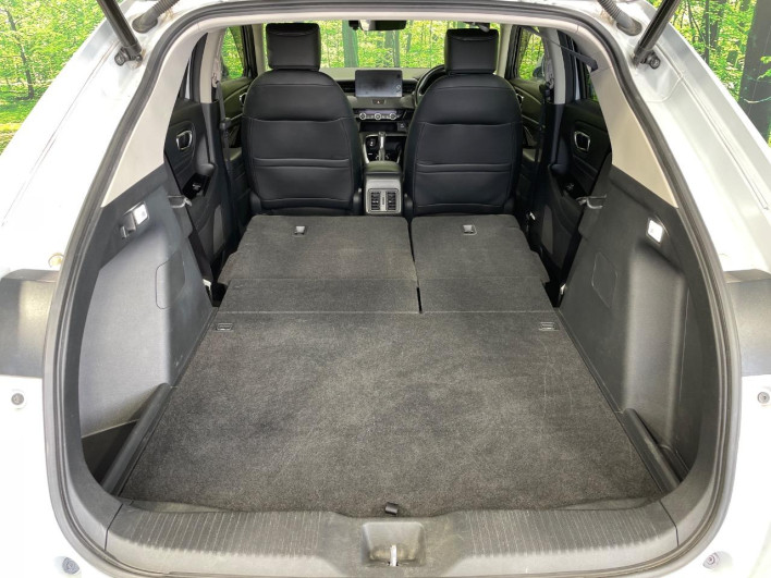 2021 Honda VEZEL 6AA-RV6 (UW-69f02208a6deb)[26]