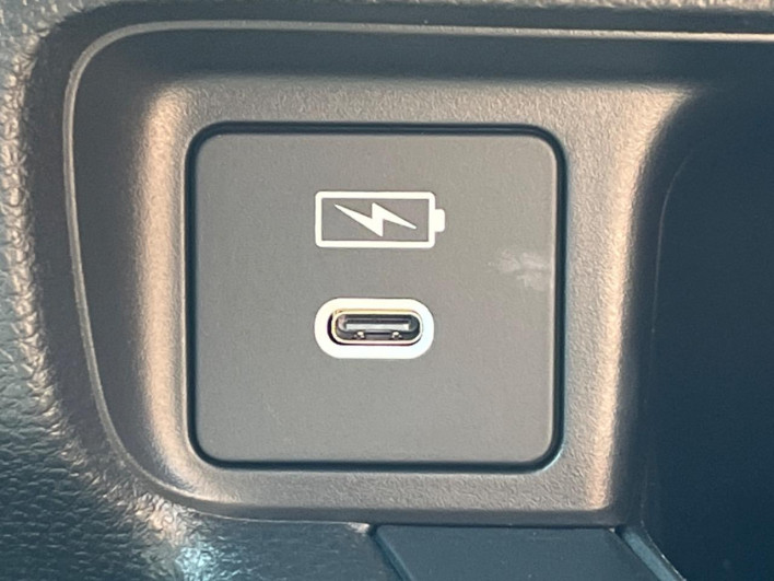 2024 Honda VEZEL 6AA-RV6 (UW-69f0220a6fa6f)[8]