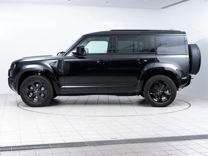 2025 Land Rover Defender 3CA-LE72WCB (UW-69f0220ee773d)[9]