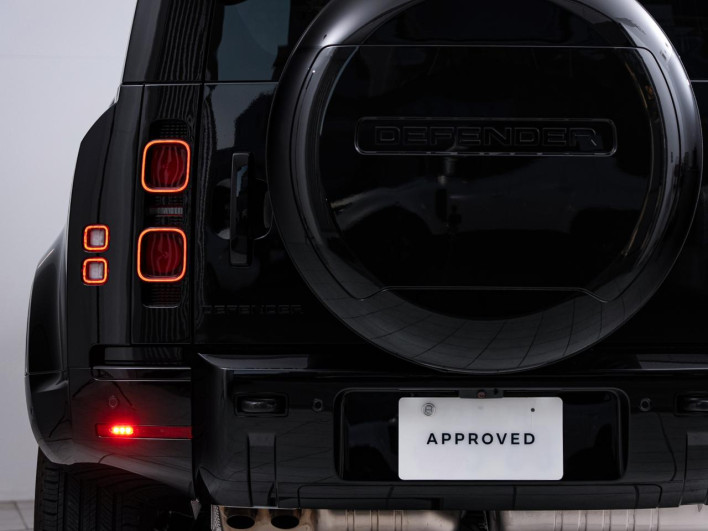2025 Land Rover Defender 3CA-LE72WCB (UW-69f0220ee773d)[5]