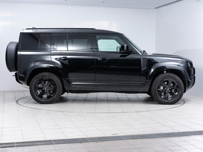 2025 Land Rover Defender 3CA-LE72WCB (UW-69f0220ee773d)[12]