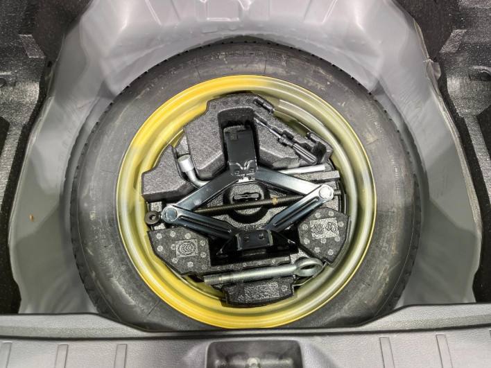 2017 Subaru Forester DBA-SJ5 (UW-69f0220f16597)[24]