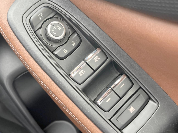 2019 Subaru Forester 5AA-SKE (UW-69f0220fc69af)[29]